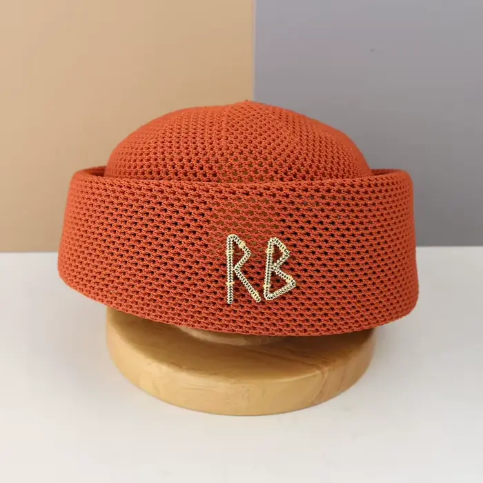 Béret Chic en Crochet Respirant pour Femme Chapeau Rond à Calotte Plate Idéal pour les Vacances d'Été les Fêtes et les Voyages Casquette de Soleil