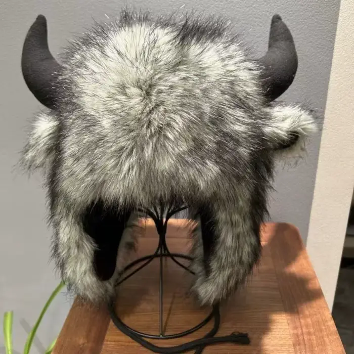 Chapeau Bullhead unisexe moelleux à cornes pour homme et femme, chapeau de bombardier polyester confortable pour l'hiver et les journées ensoleillées