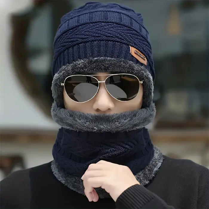 Chapeau et écharpe d'hiver en tissu épais